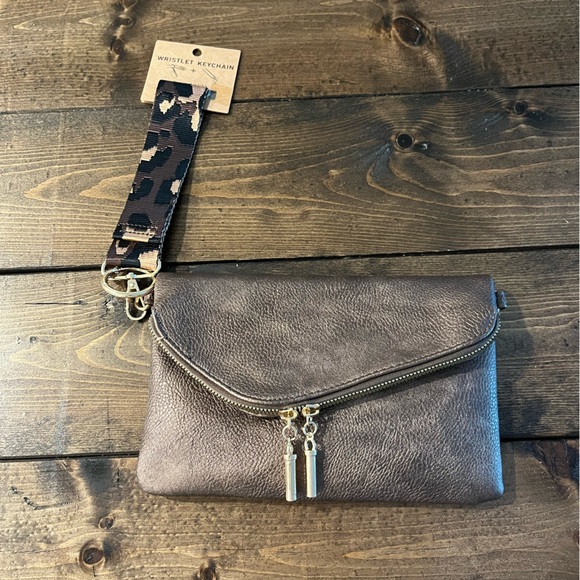 Bronze Wristlet / Purse NWT - Picture 2 of 9